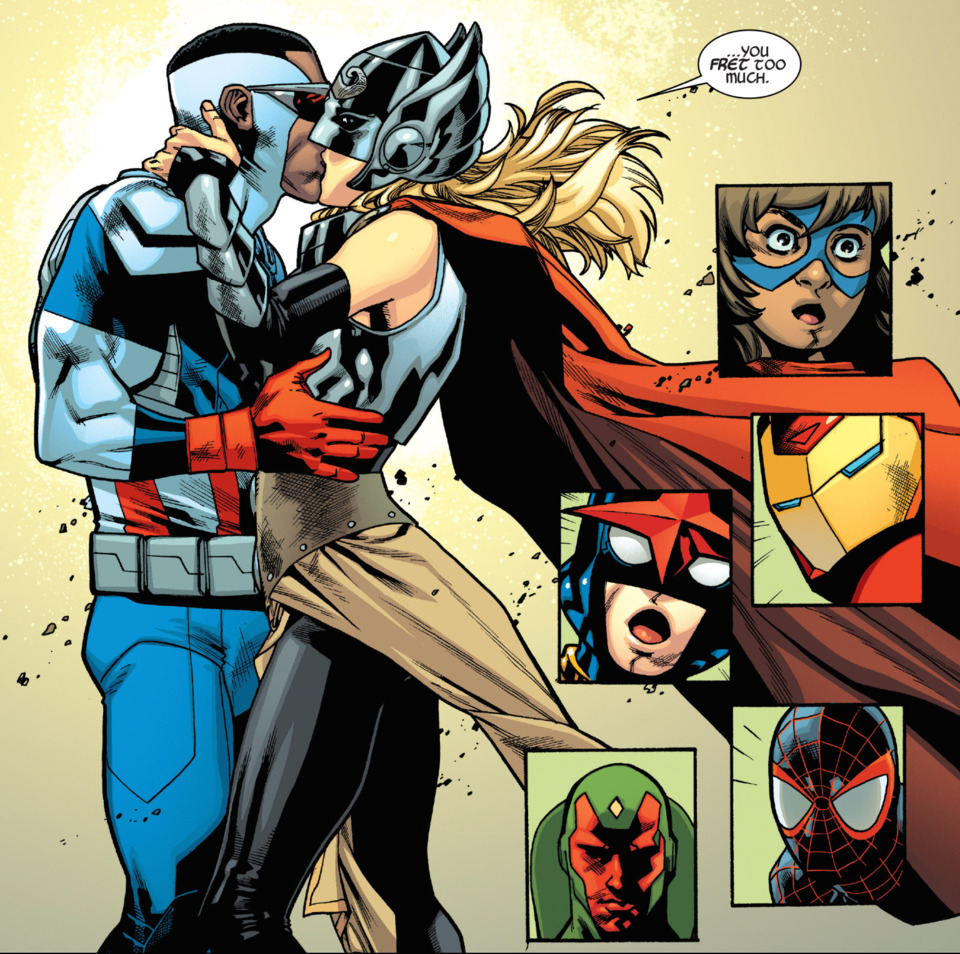 poltrona-capitão-thor-beijo