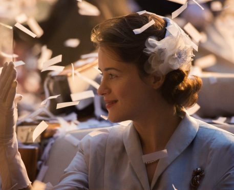 A Netflix lança o trailer oficial, pôster e novas imagens de The Crown