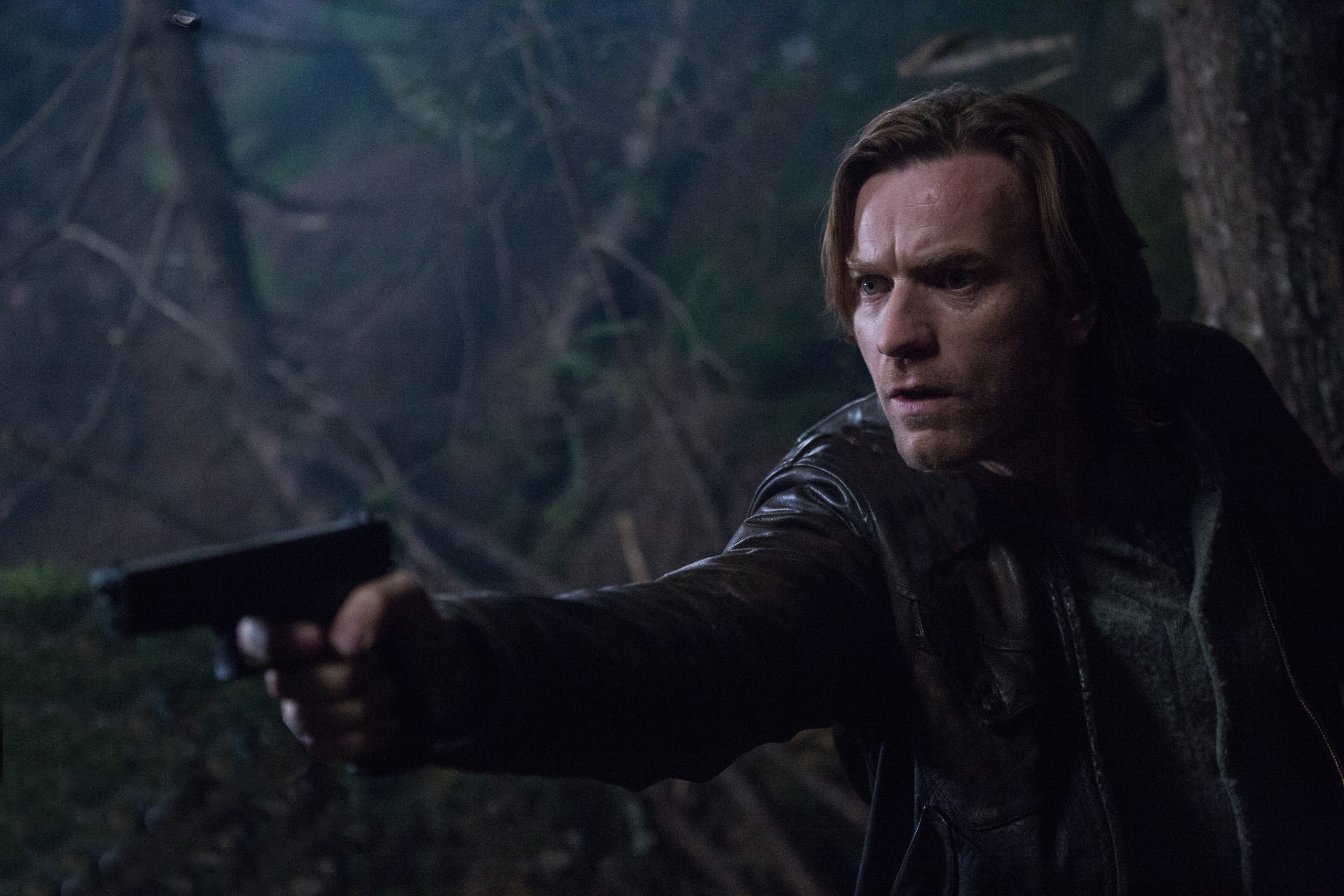 Assista ao trailer de Nosso Fiel Traidor, suspense inspirado no best-seller de John le Carré