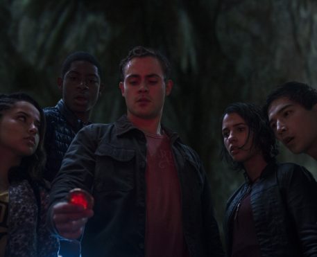 Conheça os novos Power Rangers em mais imagens do filme