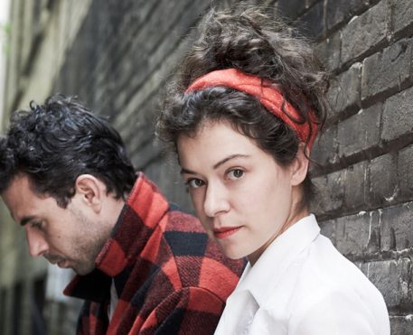 Tatiana Maslany vive personagem bipolar no trailer de The Other Half