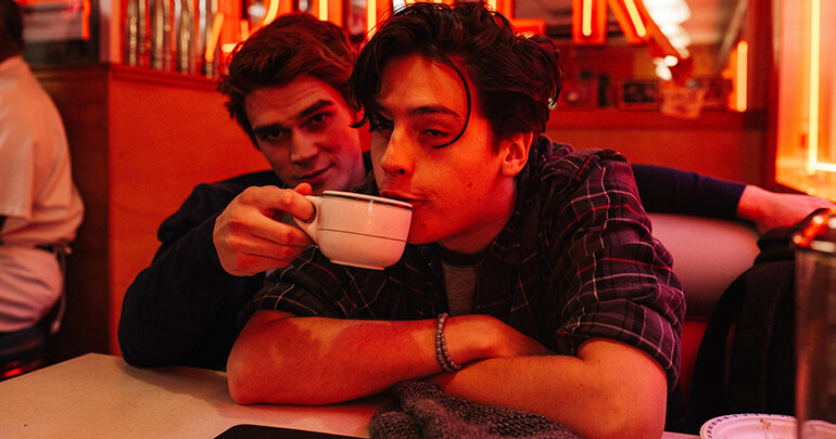 KJ Apa e Cole Sprouse