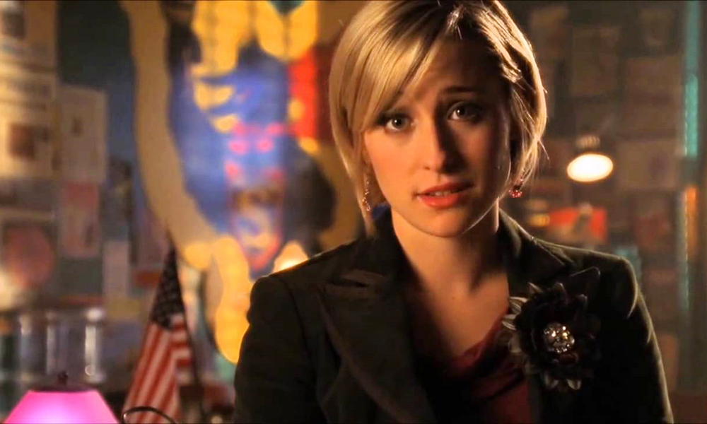 Allison Mack Atriz De Smallville é Presa Acusada De Tráfico Sexual