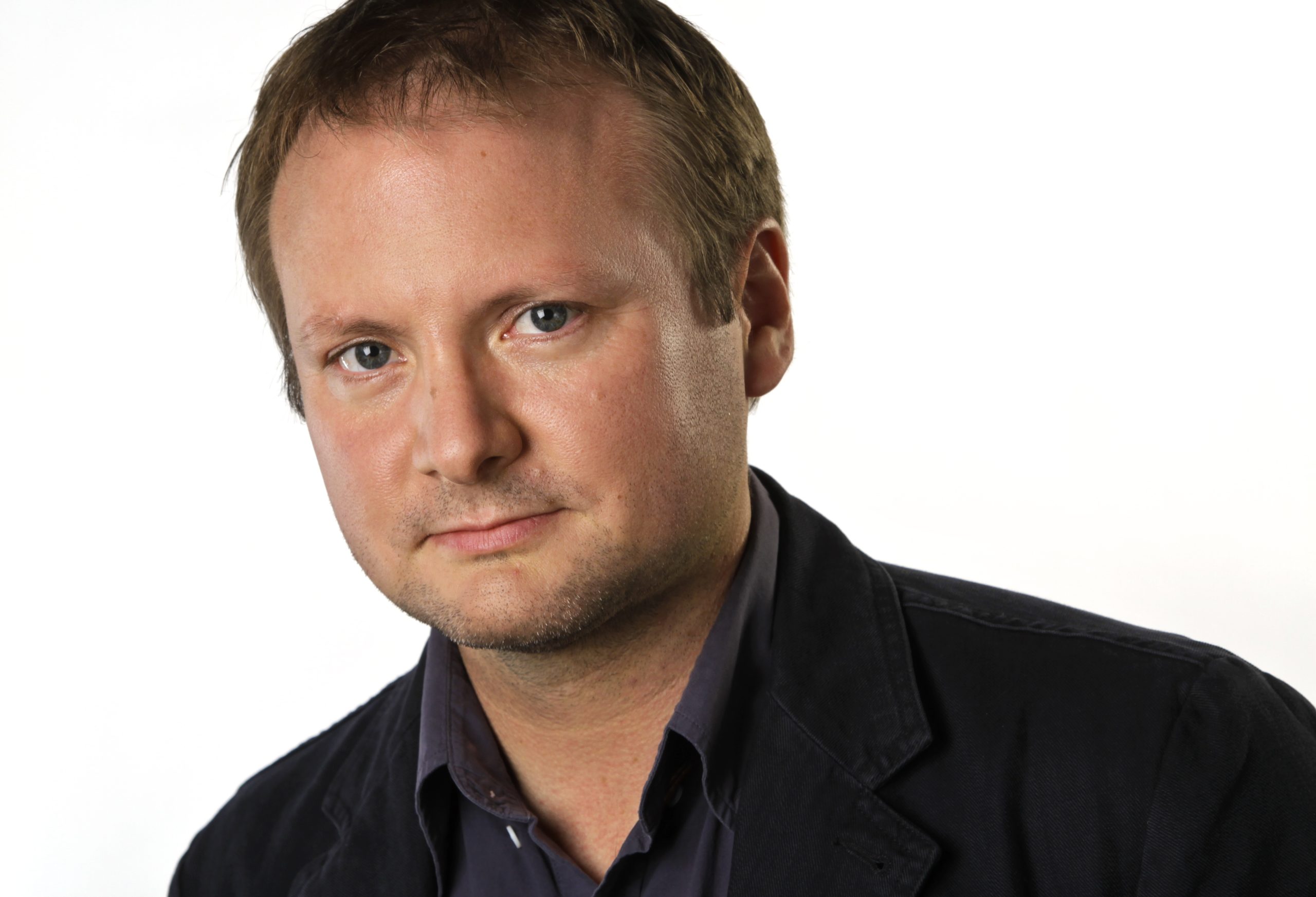 Rian Johnson explica porque deletou Tweets após demissão de James Gunn