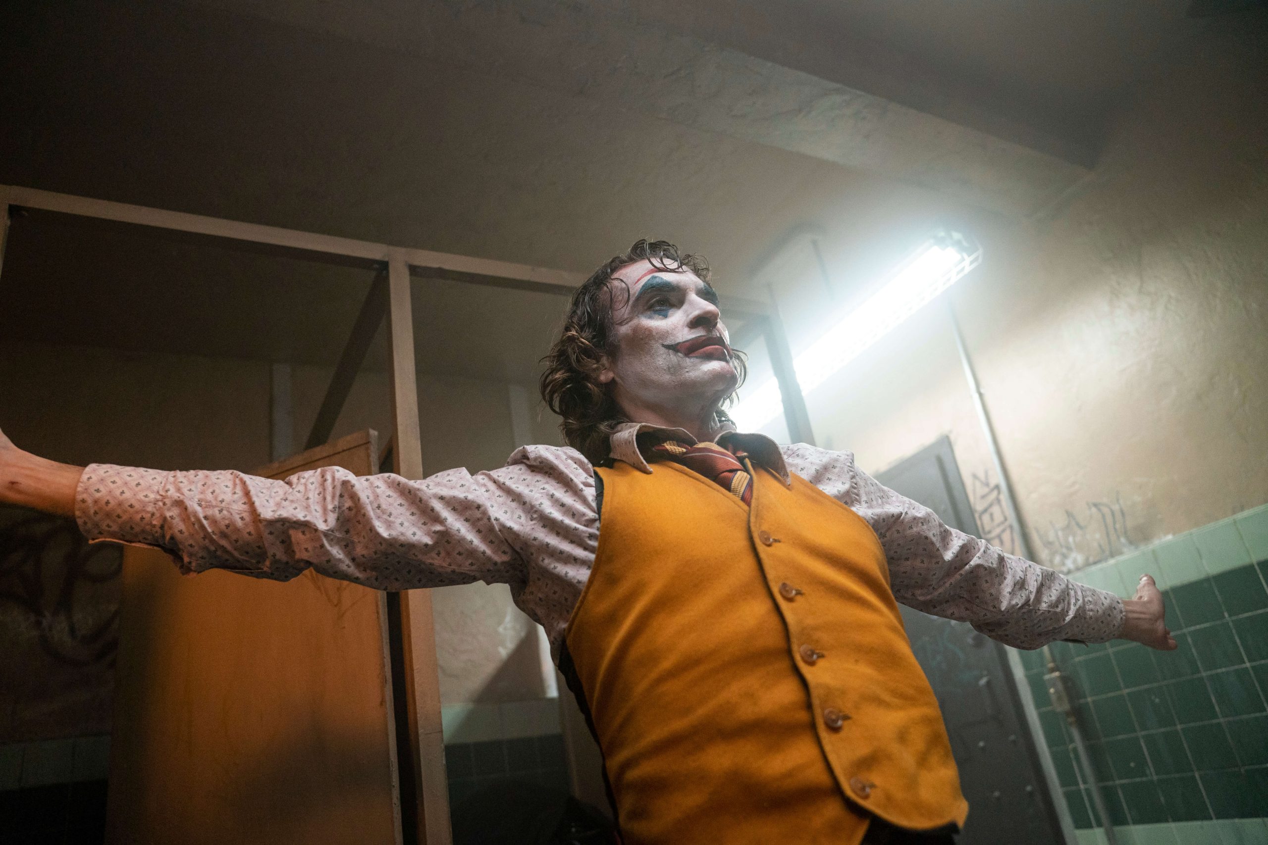 Coringa | Novas imagens mostram a transformação do personagem