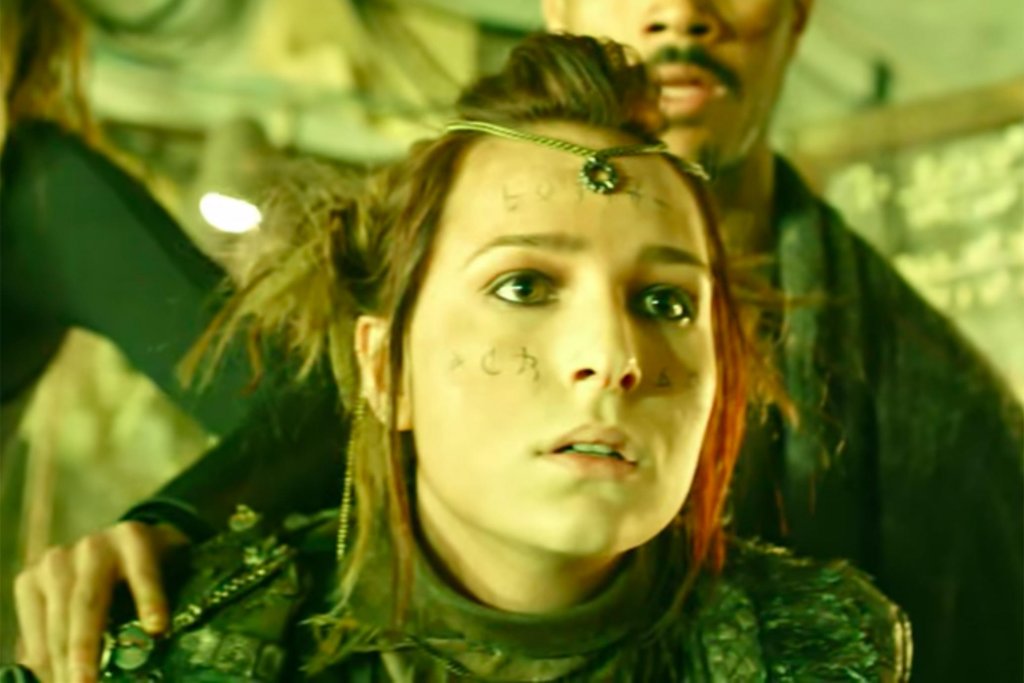 Shelby Flannery é Hope em The 100