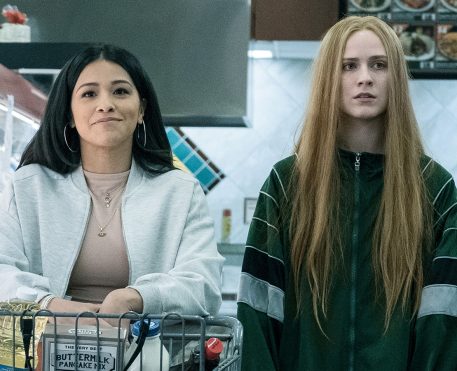Kajillionaire com Gina Rodriguez e Evan Rachel Wood