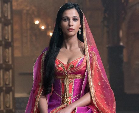 Naomi Scott irá estrelar Distant
