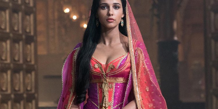 Naomi Scott irá estrelar Distant