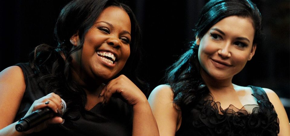 Amber Riley faz tributo emocionante a Naya Rivera
