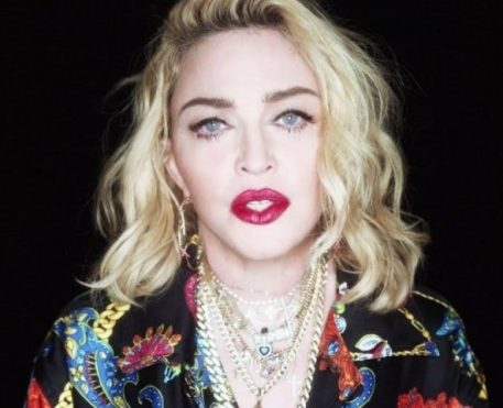 Madonna irá dirigir sua própria cinebiografia