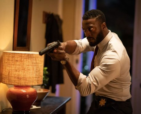 Aldis Hodge negocia papel do Gavião Negro