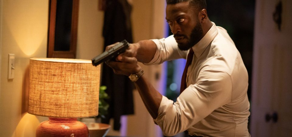 Aldis Hodge negocia papel do Gavião Negro