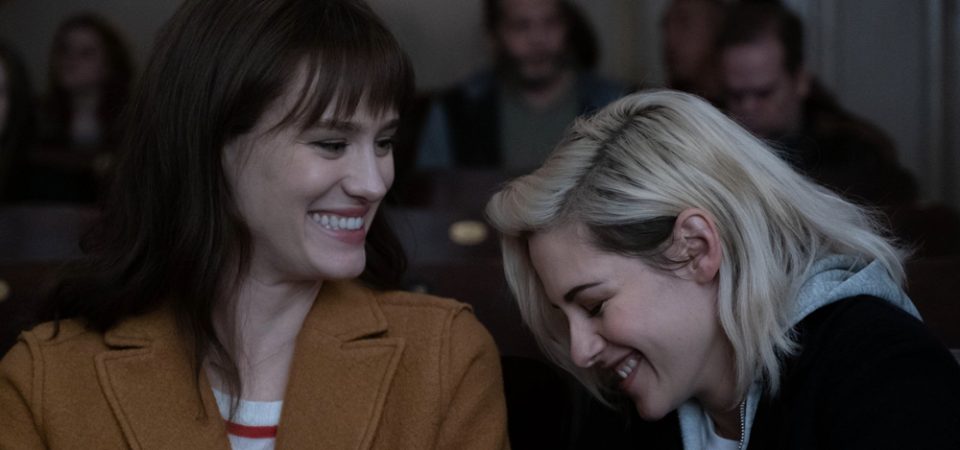 Kristen Stewart e Mackenzie Davis vivem casal em Happiest Season