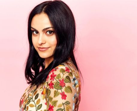 Camila Mendes irá estrelar Strangers