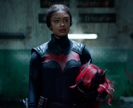 Batwoman | Ryan Wilder aparece em novas imagens da 2ª temporada