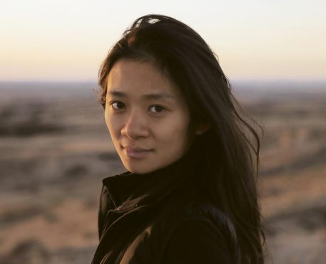 Chloé Zhao fará nova versão do clássico Drácula para a Universal