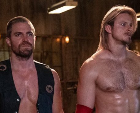 Heels | Série com Stephen Amell e Alexander Ludwig ganha novo trailer