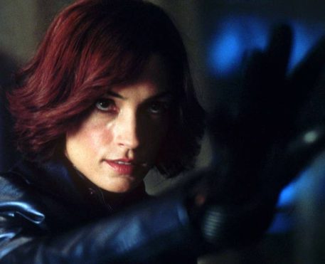 Famke Janssen revela que está no elenco de Os Cavaleiros do Zodíaco