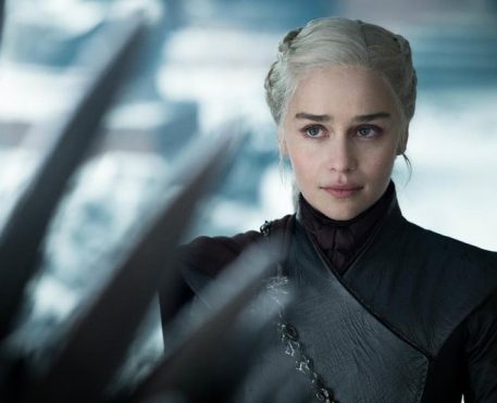 Emilia Clarke em Invasão Secreta