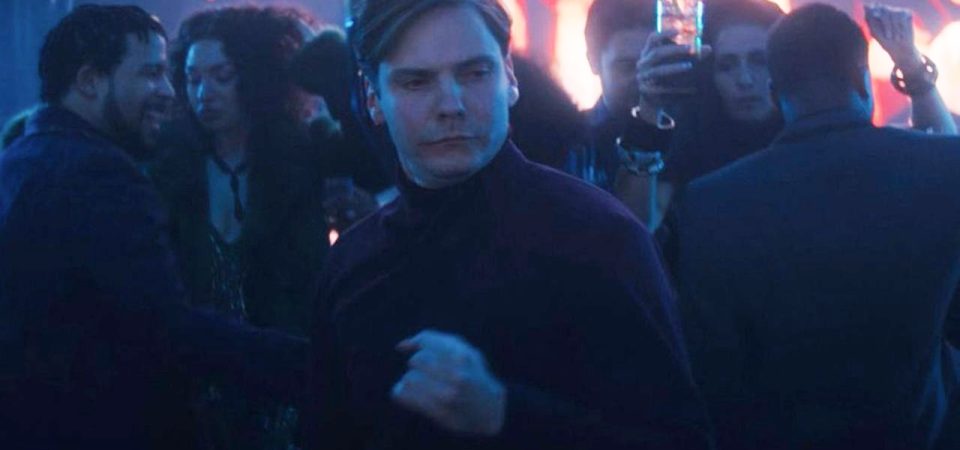 Marvel divulga vídeo com uma hora do Barão Zemo dançando