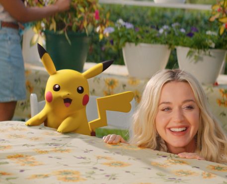 Katy Perry apresenta o vídeo de “Electric”, com participação de Pikachu