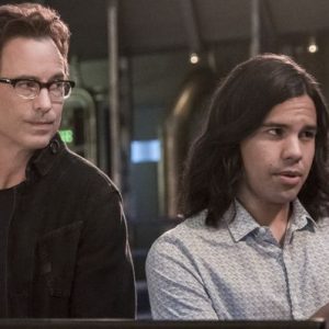 Tom Cavanagh e Carlos Valdes vão sair de The Flash