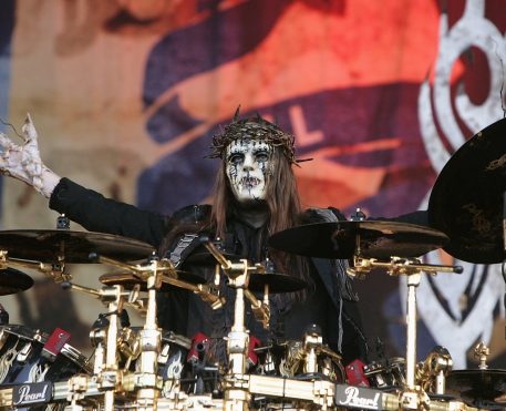 Joey Jordison, ex-baterista do Slipknot, morre aos 46 anos