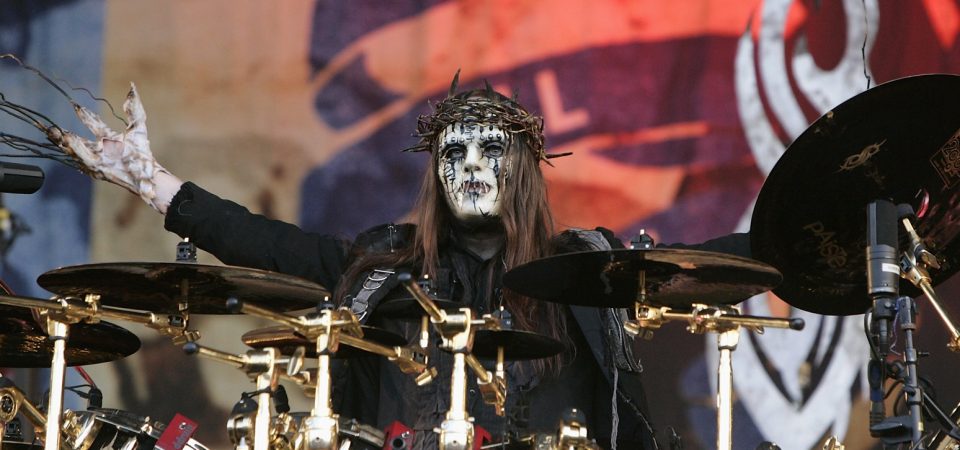 Joey Jordison, ex-baterista do Slipknot, morre aos 46 anos