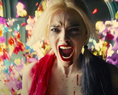 Margot Robbie volta atrás em suas férias de Arlequina