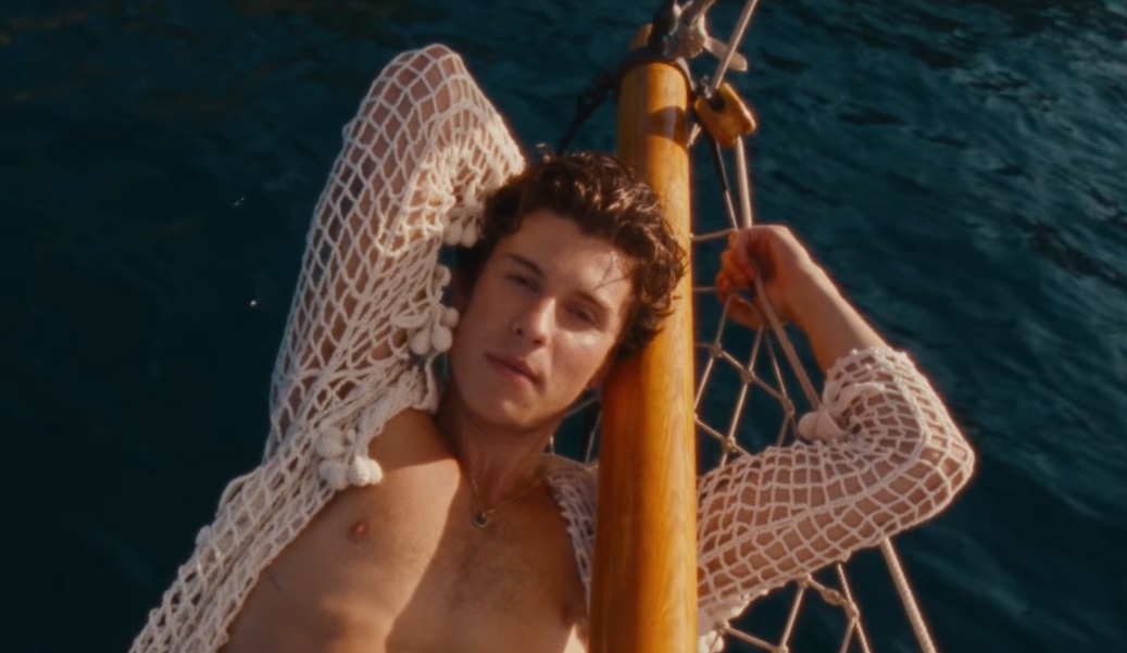 Shawn Mendes divulga clipe do single "Summer Of Love"