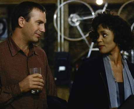 Warner Bros. está desenvolvendo remake de O Guarda Costas