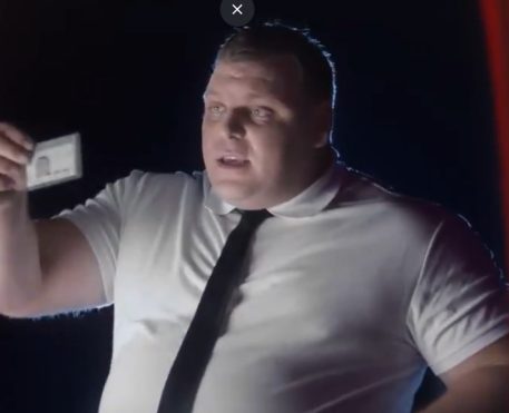 Darlan Romani vira o Sr. Incrível em comercial do Disney+