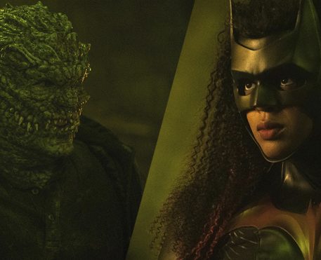 Batwoman | Crocodilo 2.0 aparece em imagens da 3ª temporada