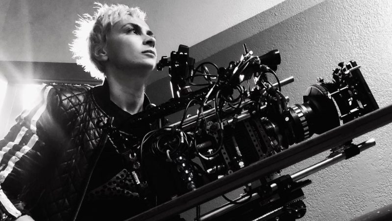 Rust | Diretora de fotografia morre em disparo de arma acidental
