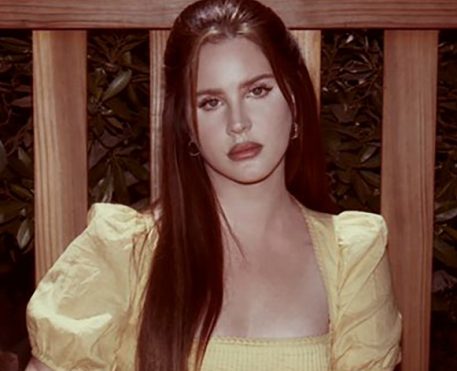 Lana Del Rey lança Blue Banisters, oitavo álbum de estúdio