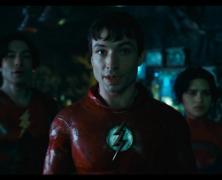 The Flash | Teaser mostra dois Barry Allens, Supergirl e Batman