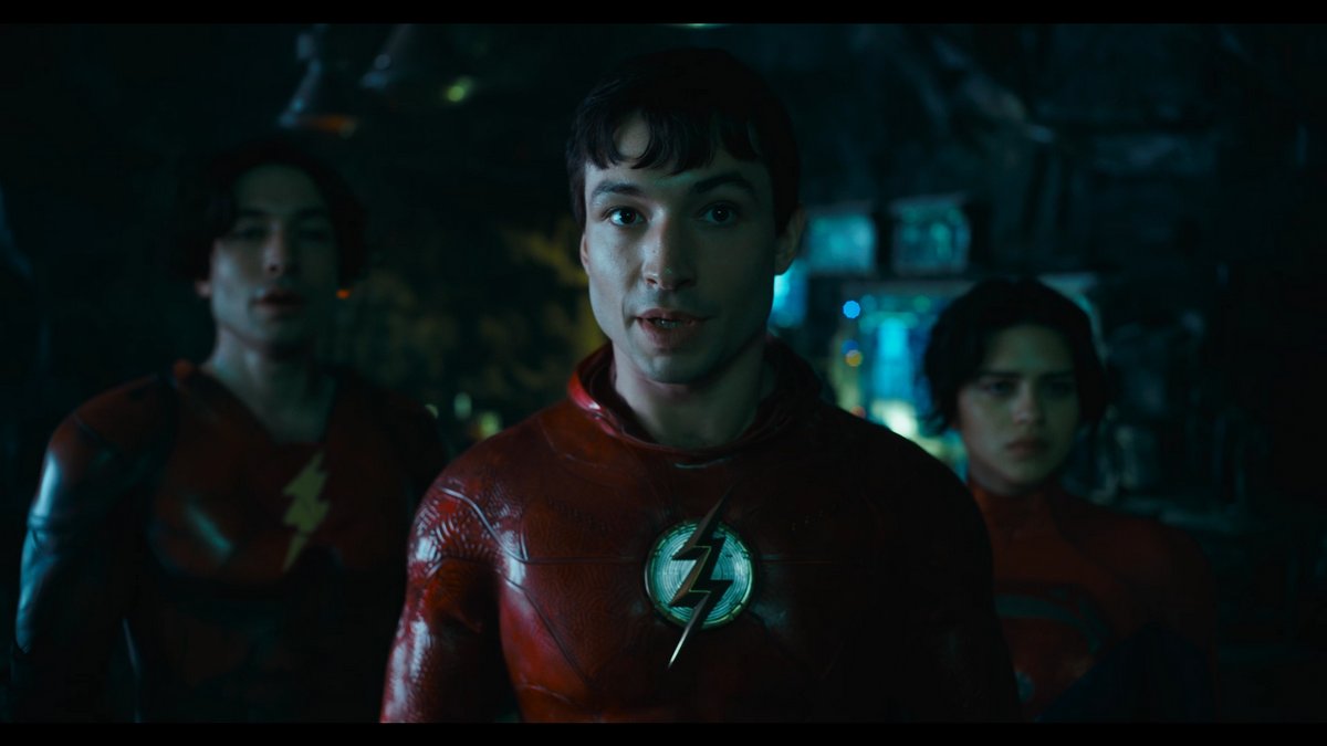 The Flash | Teaser mostra dois Barry Allens, Supergirl e Batman