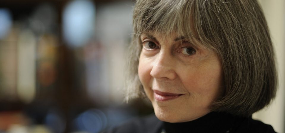 Anne Rice, autora de Entrevista com o Vampiro, morre aos 80 anos