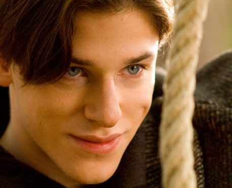 Gaspard Ulliel, de Cavaleiro da Lua, morre aos 37 anos