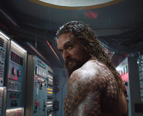 Jason Momoa negocia para interpretar o vilão de Velozes e Furiosos 10