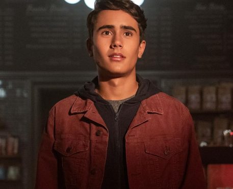 Terceira temporada de Love, Victor será a última da série
