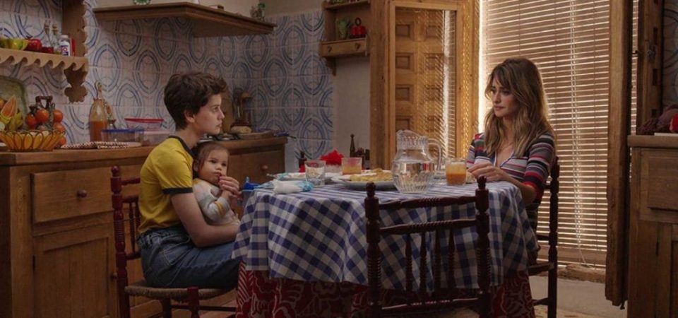 Mães Paralelas | Crítica