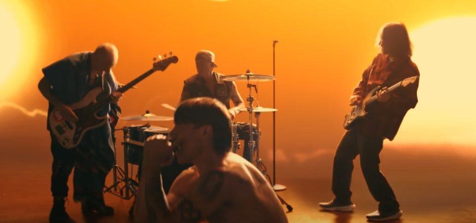 Red Hot Chili Peppers anuncia novo álbum e single inédito