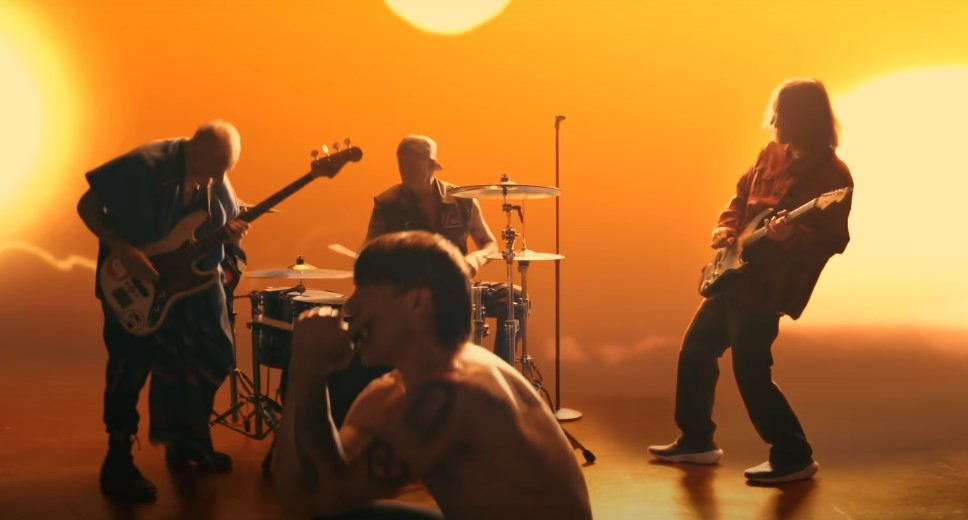 Red Hot Chili Peppers anuncia novo álbum e single inédito