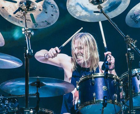 Taylor Hawkins, baterista do Foo Figthers, morre aos 50 anos