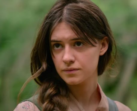 Um Lugar Bem Longe Daqui, adaptação do livro best-seller, ganha trailer