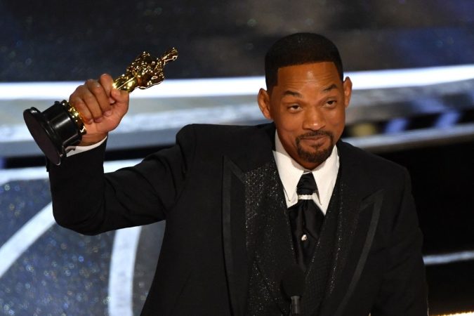 Will Smith emite pedido de desculpas sobre tapa em Chris Rock