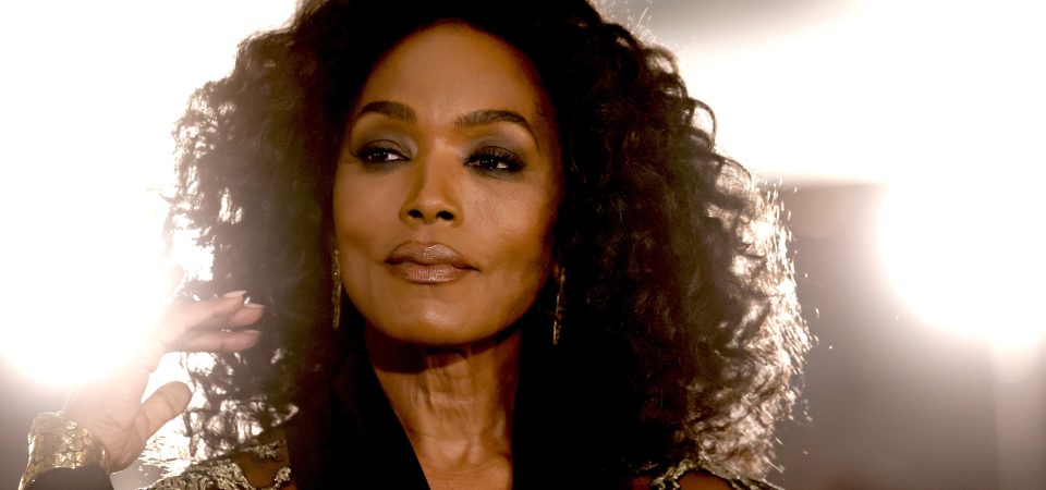 Angela Bassett em Damsel, filme da Netflix