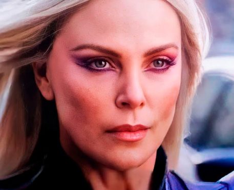 Charlize Theron será o novo par romântico de Stephen Strange